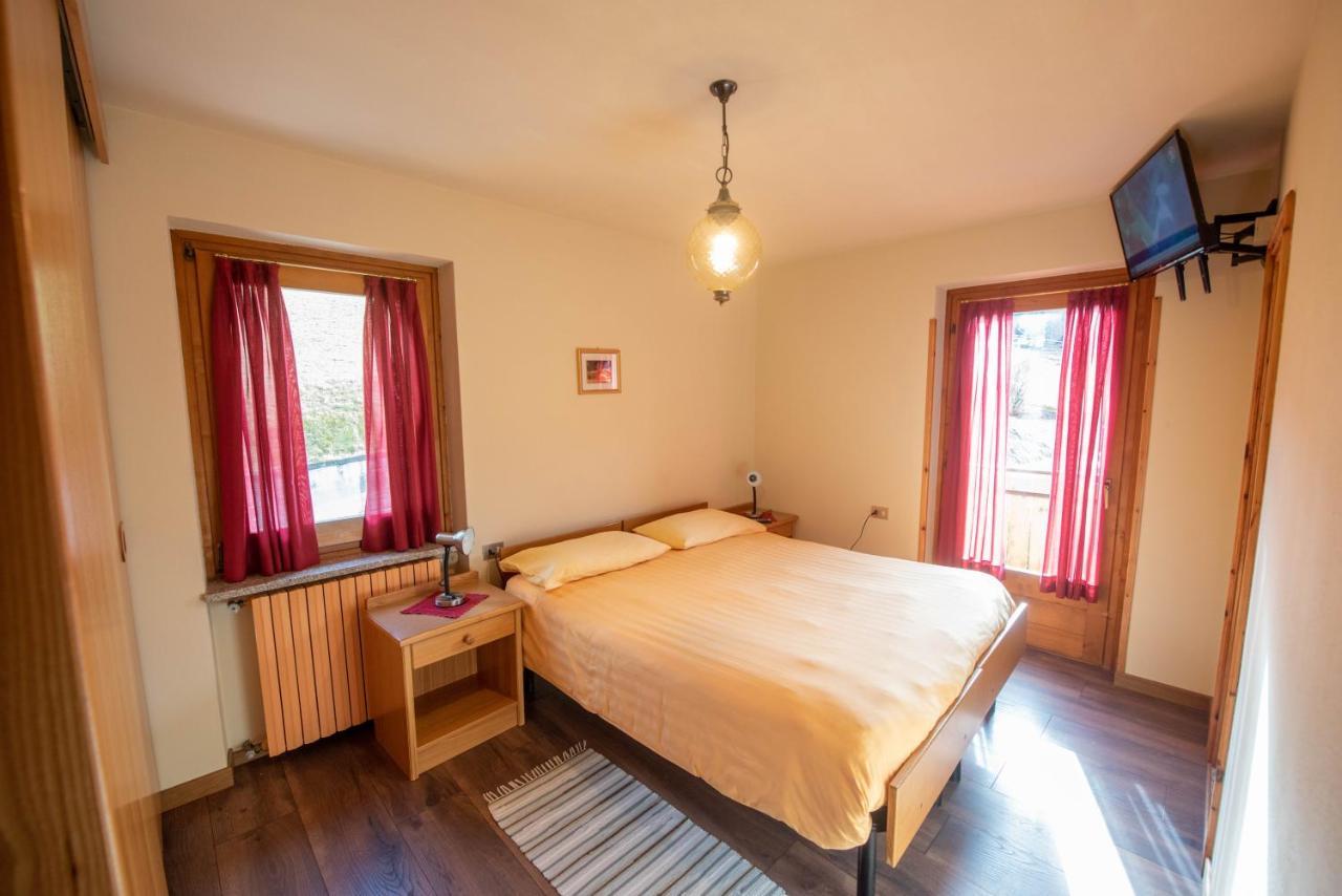 Hotel Eira Μπόρμιο Δωμάτιο φωτογραφία